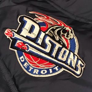 Reebok Detroit Pistons Puffer Vest Men’s Size XL